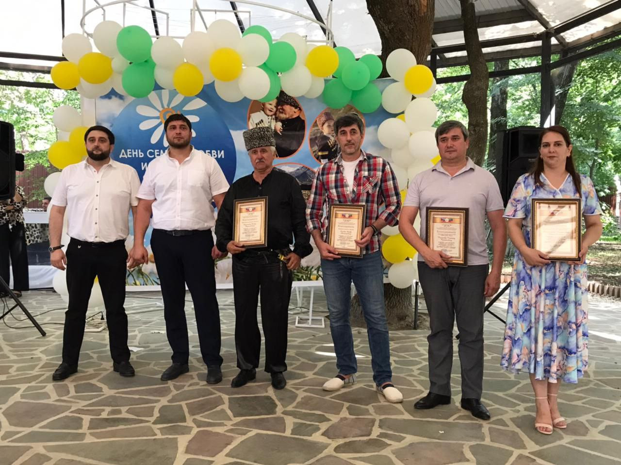 8 июля - Всероссийский праздник День семьи, любви и верности.